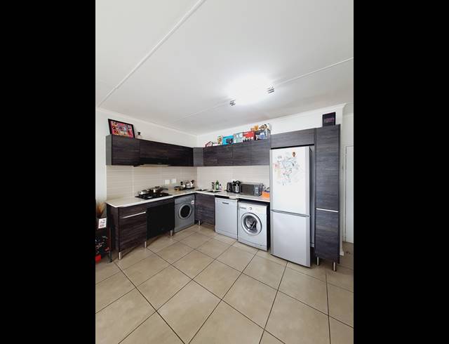 1 BEDROOM APARTMENT FOR SALE IN PETERVALE
